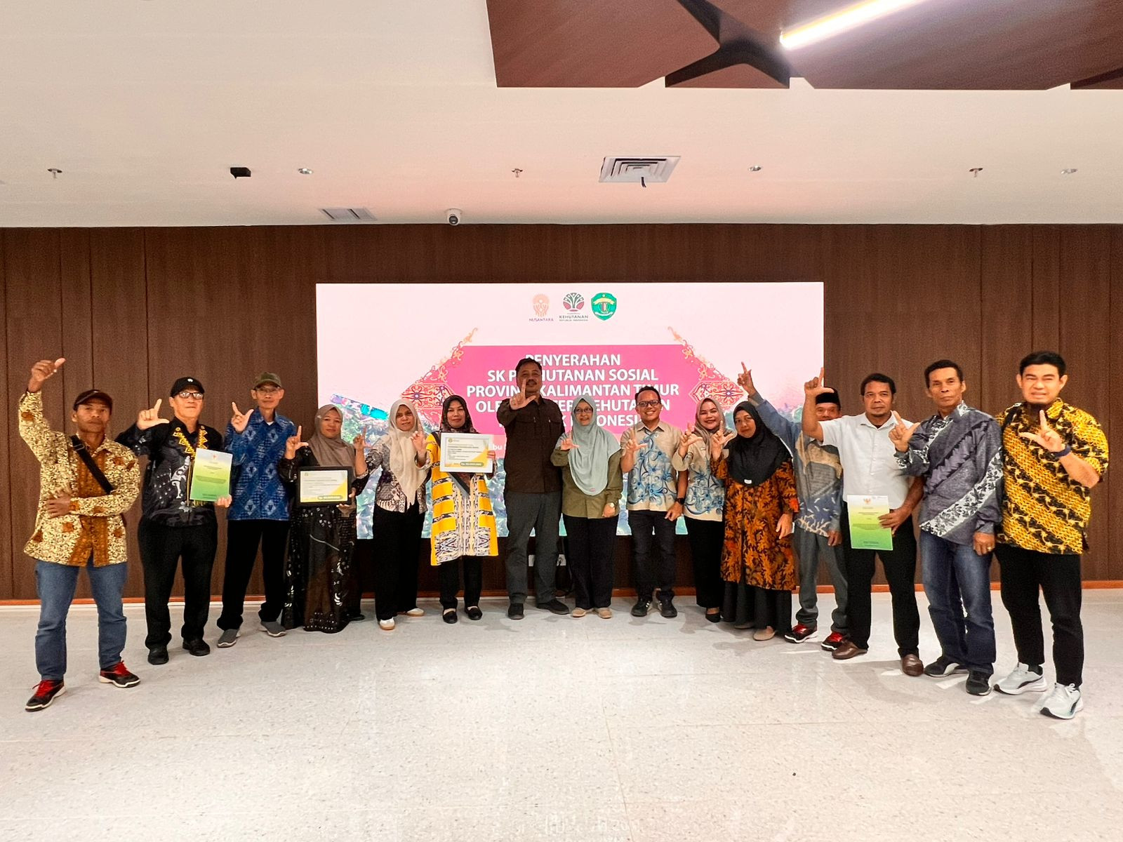 Kunker Menteri Kehutanan RI Penyerahan SK Perhutanan Sosial di Kawasan IKN